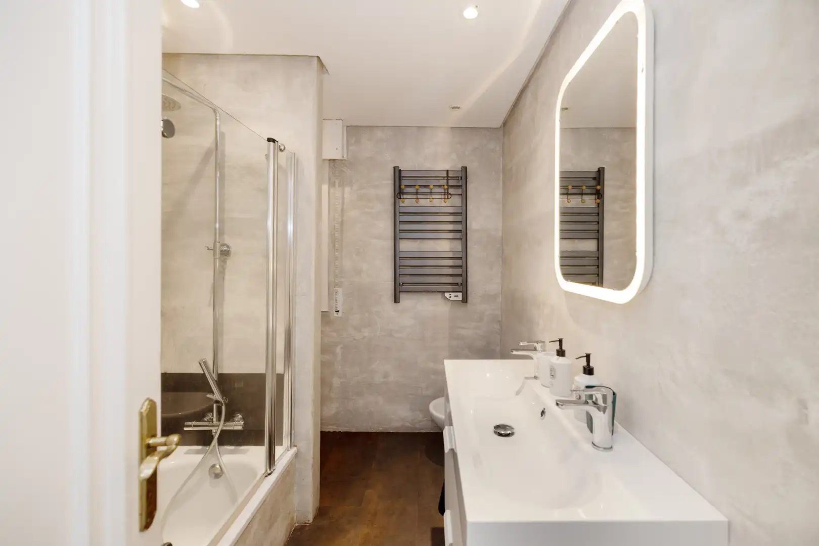 Baño de Piso en venta en Marbella con Aire acondicionado, Calefacción y Terraza