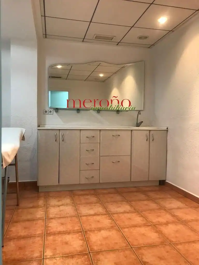 Bany de Local en venda en Elche / Elx amb Aire condicionat