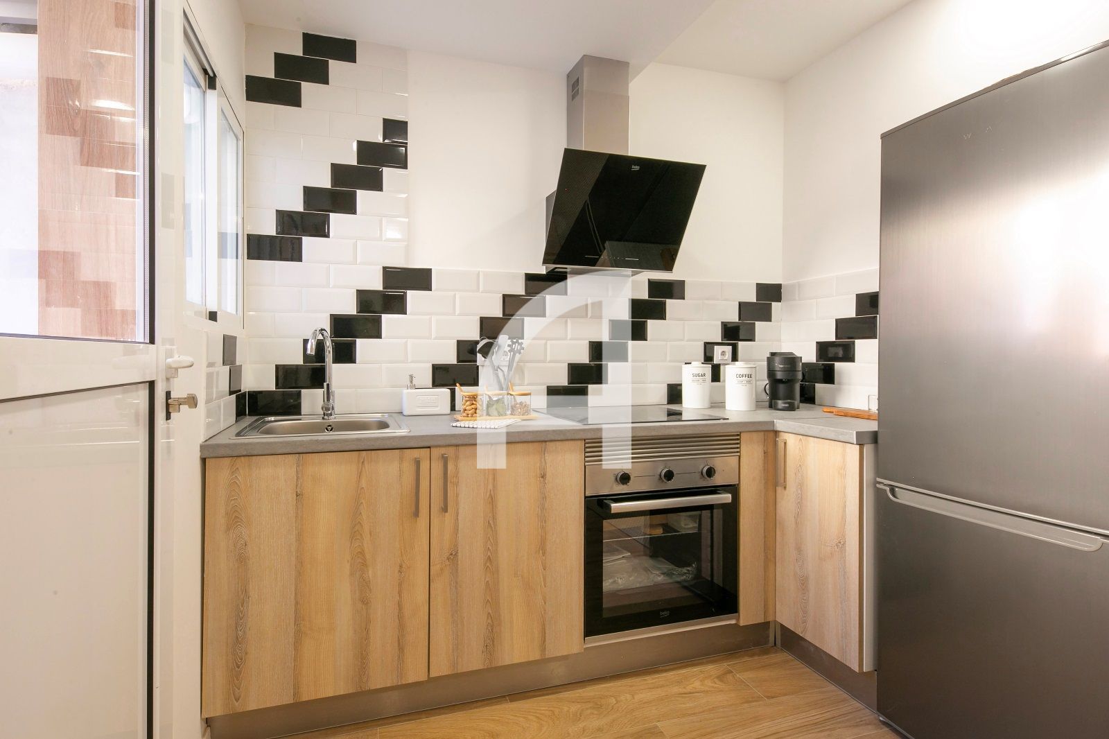 Cuina de Pis de lloguer en  Barcelona Capital amb Terrassa i Moblat