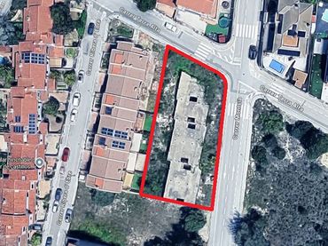 Terreny residencial en venda a Carrer Montsià 17
