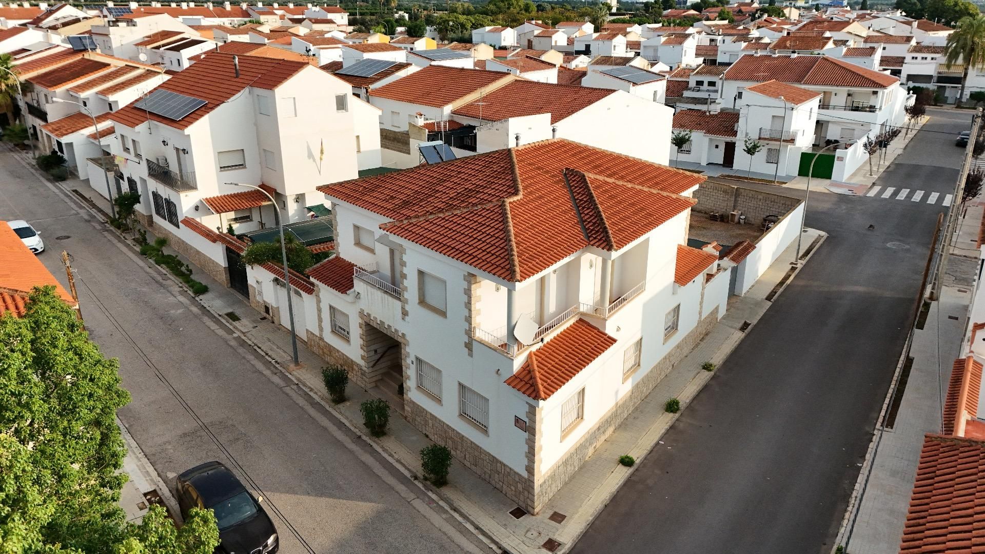 Vista exterior de Casa o chalet en venta en Marines con Aire acondicionado, Calefacción y Jardín privado