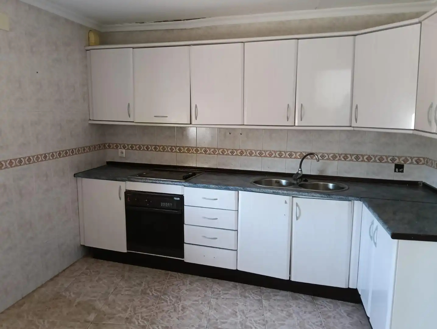 Casa adosada en venta en Constantina