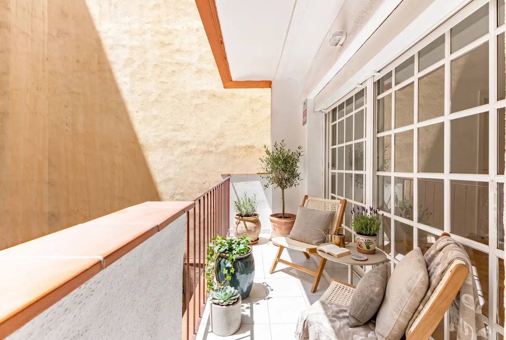 Terraza de Piso en venta en L'Hospitalet de Llobregat con Parquet, Horno y Balcón