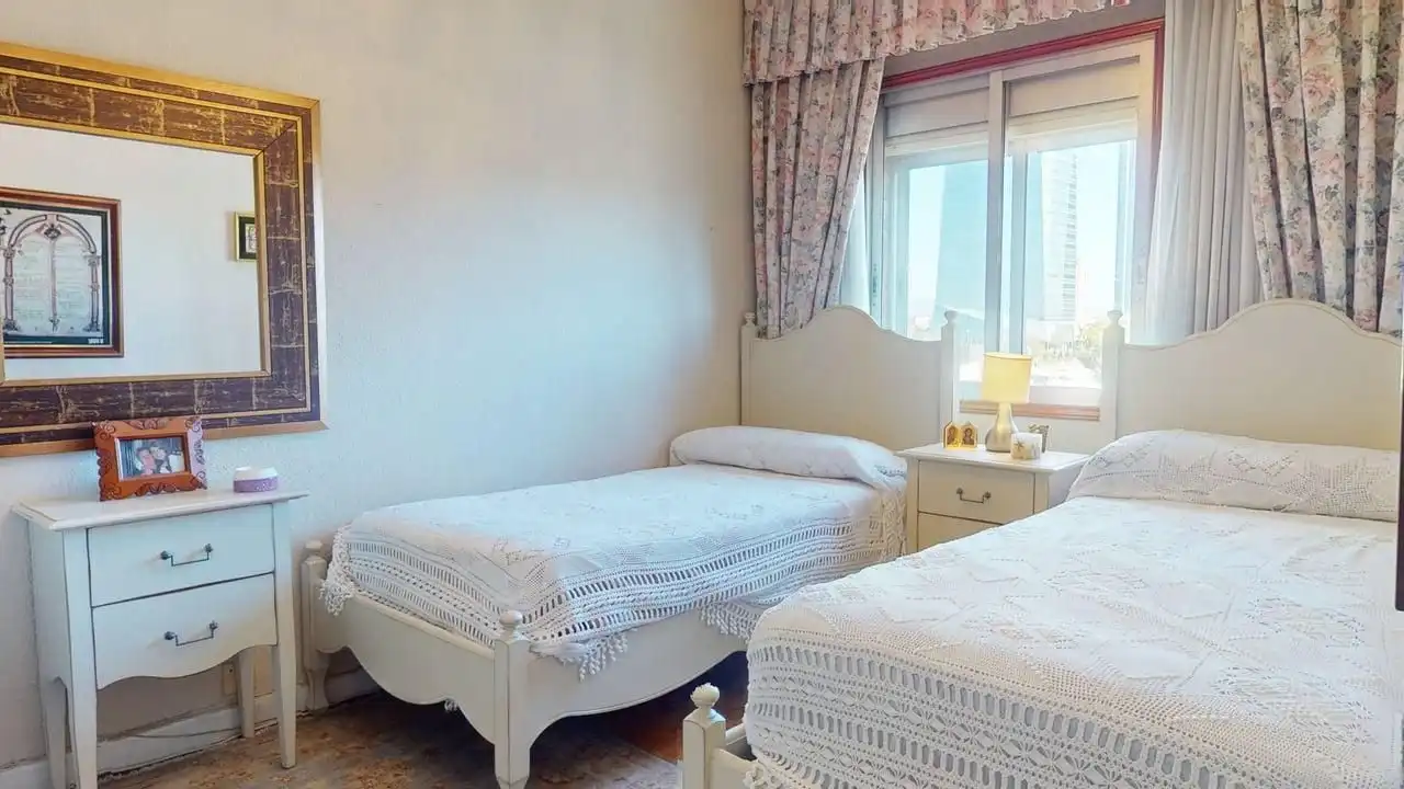 Bedroom of Flat for sale in Madrid  with Air Conditioner and Heating