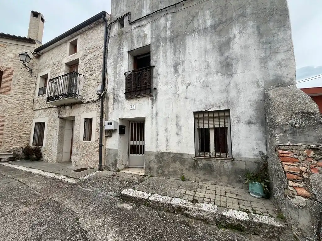 Vista exterior de Casa o chalet en venta en La Parrilla  con Calefacción, Lavadora y Microondas