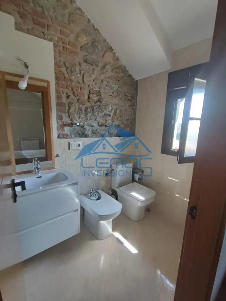 Bathroom of Houses for sale in Candamo  with Air Conditioner, Private garden and Terrace
