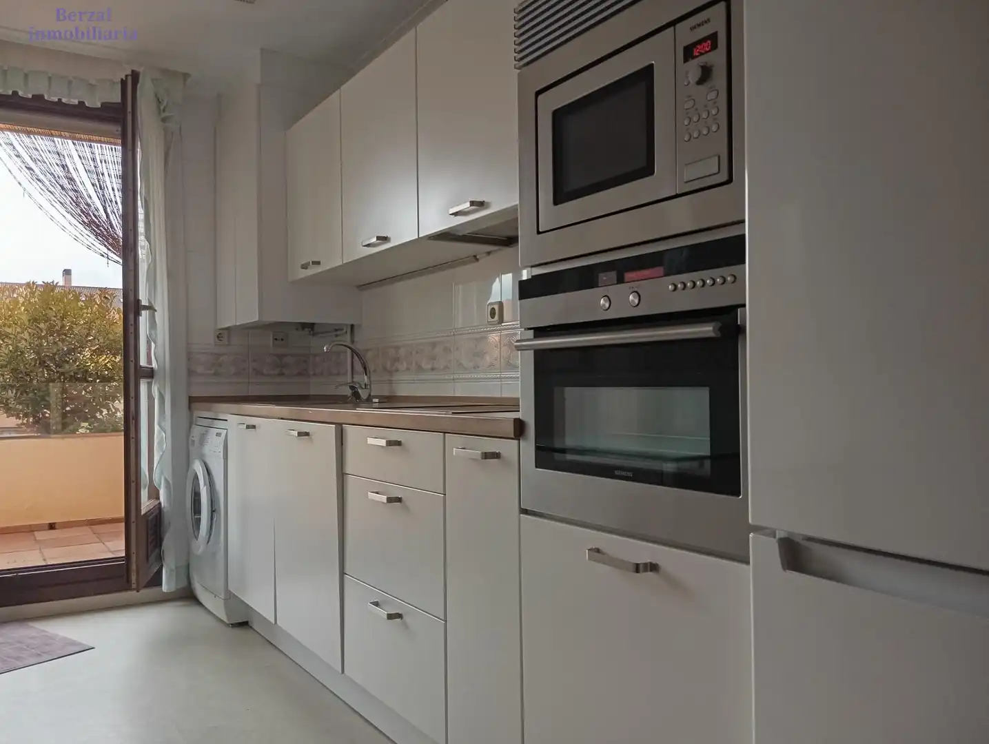 Cocina de Piso de alquiler en  Logroño con Calefacción, Jardín privado y Terraza