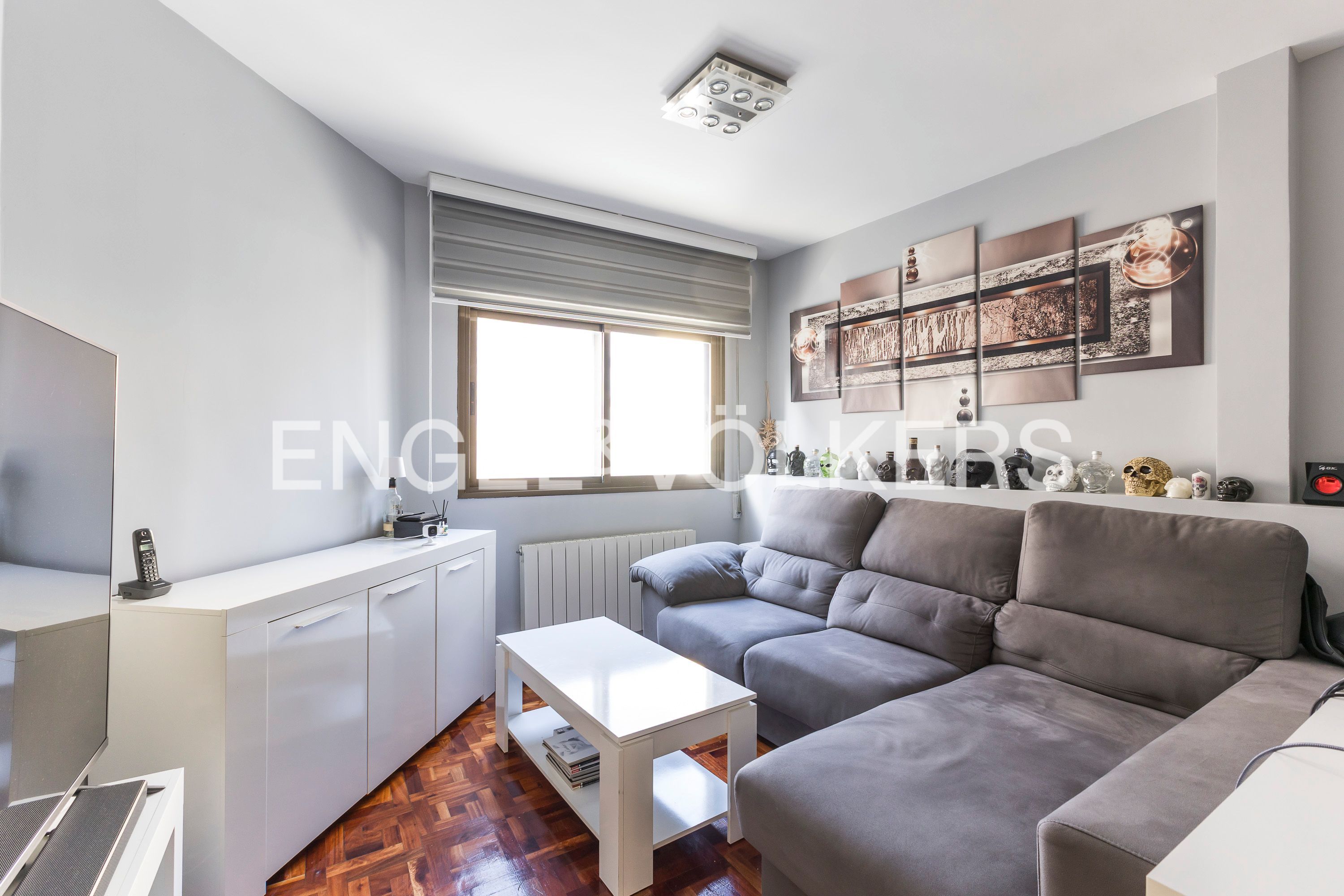 Living room of Flat for sale in  Madrid Capital  with Air Conditioner, Heating and Parquet flooring