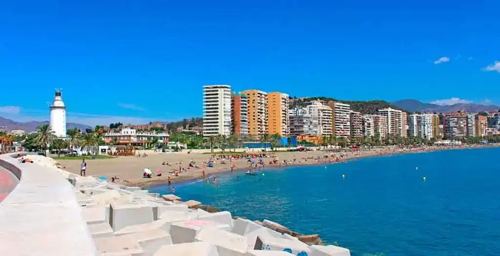 Vista exterior de Piso en venta en Málaga con Calefacción y Terraza