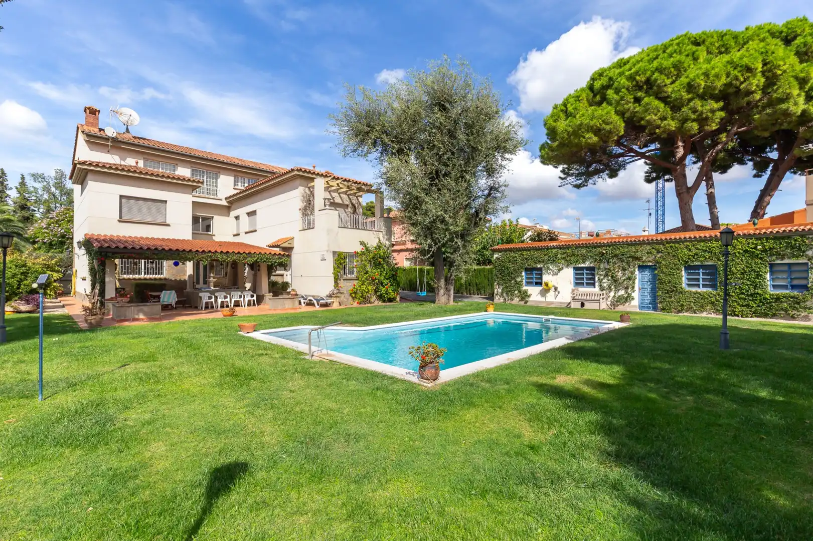 Casa con piscina en venta en L"ELECTRICITAT
