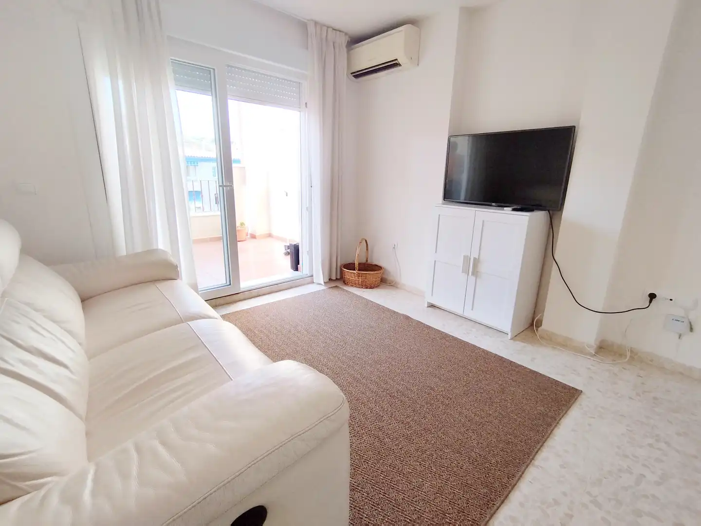 Living room of Attic for rent in Vélez-Málaga  with Air Conditioner, Terrace and Furnished