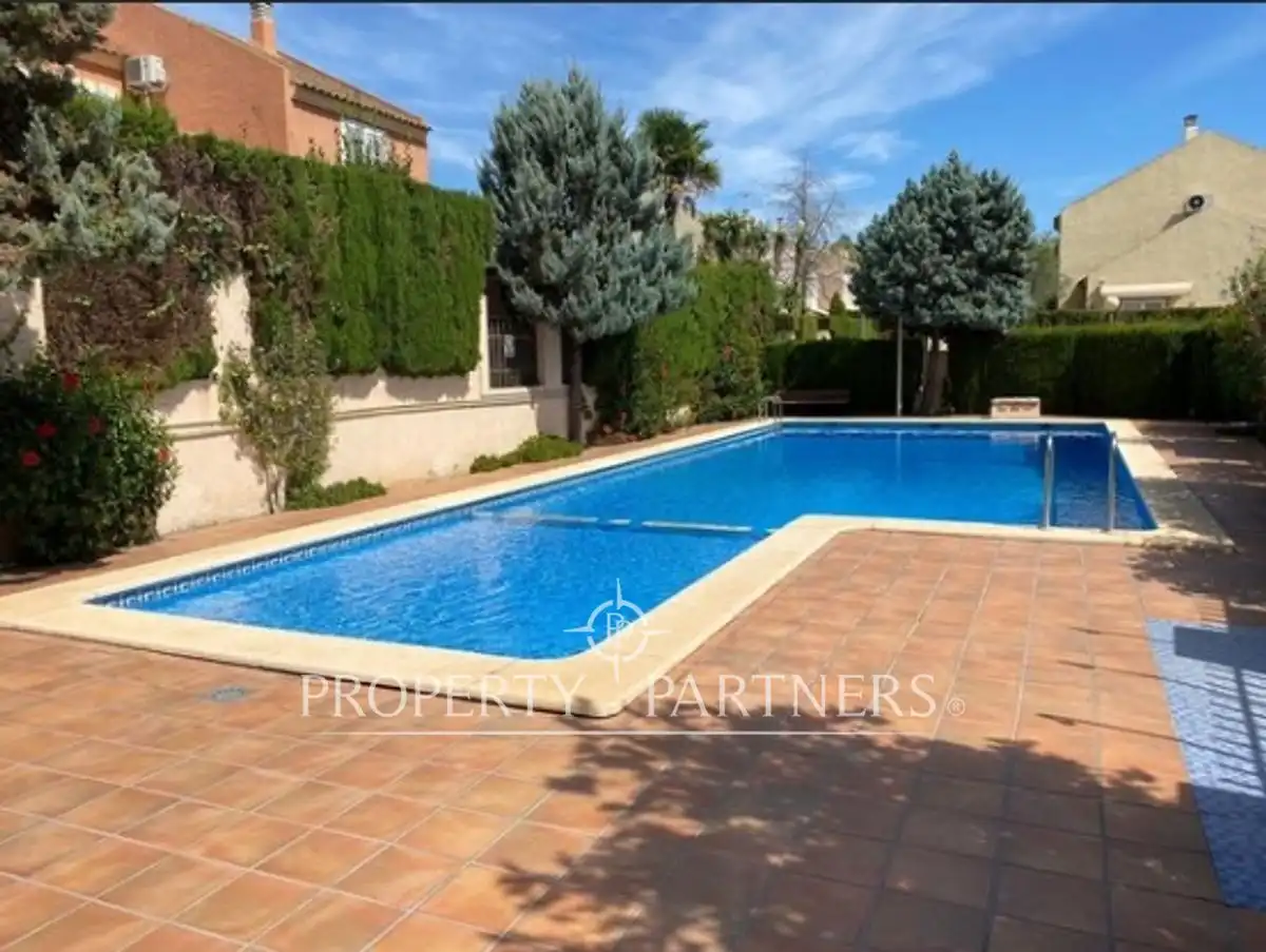 Piscina de Casa adosada en venta en Rocafort con Aire acondicionado, Calefacción y Piscina