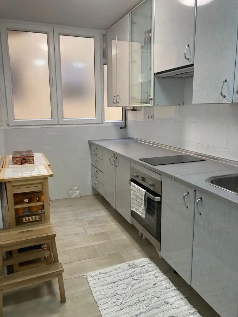 Cuina de Pis de lloguer en Cádiz amb Aire condicionat, Calefacció i Moblat