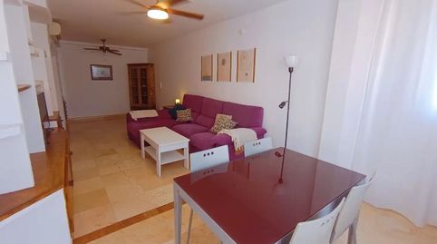 Foto 3 de Piso en venta en Plaza de la Constitución, Puerto Deportivo, Fuengirola