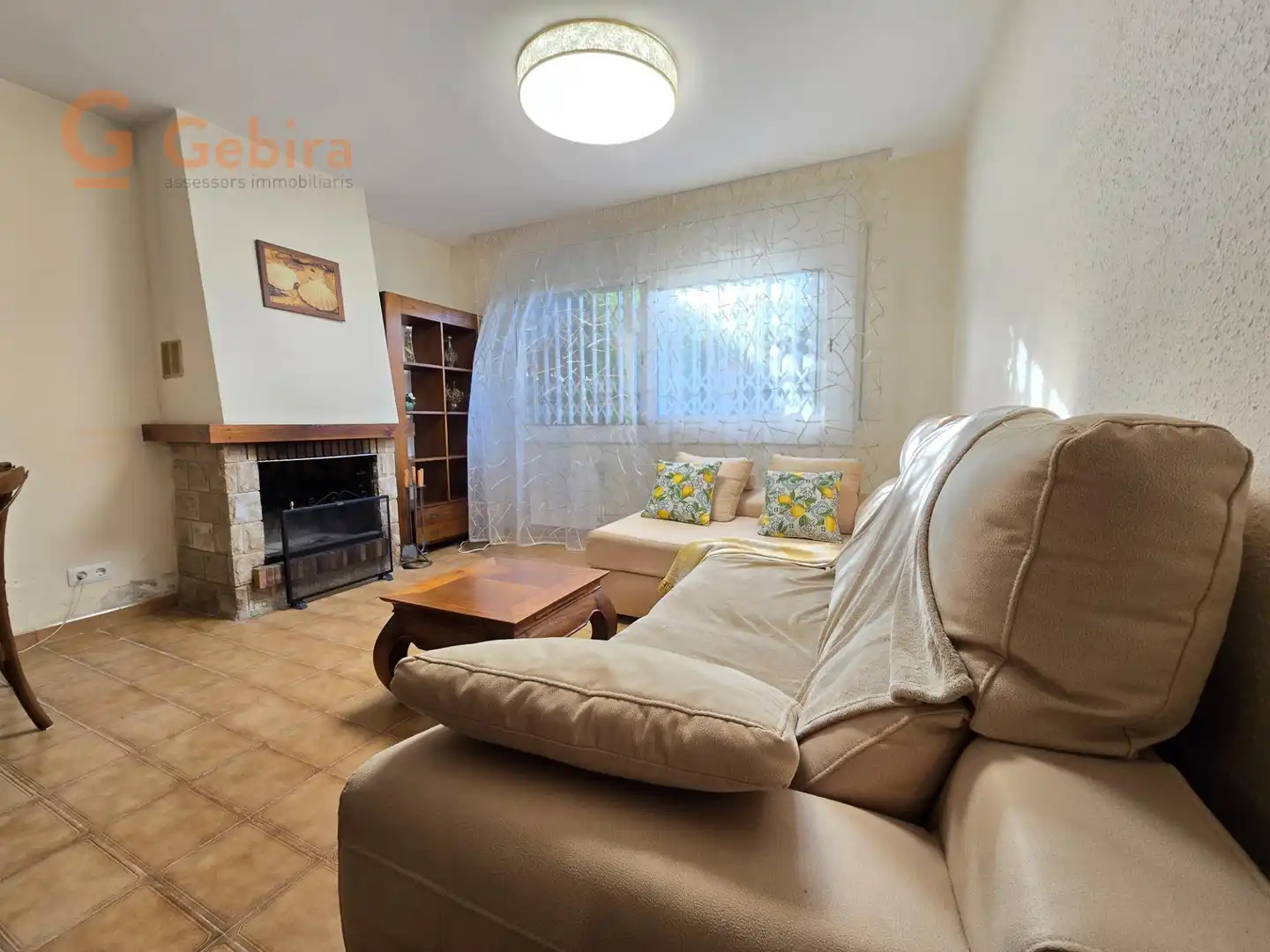 Sala de estar de Casa adosada en venta en Cunit con Aire acondicionado, Calefacción y Jardín privado