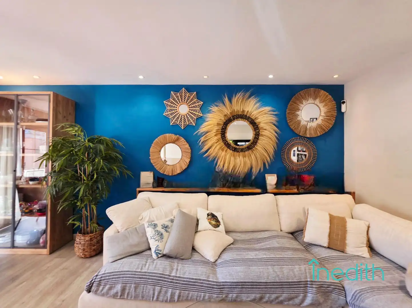 Sala de estar de Casa adosada en venta en Castelldefels con Aire acondicionado, Calefacción y Jardín privado