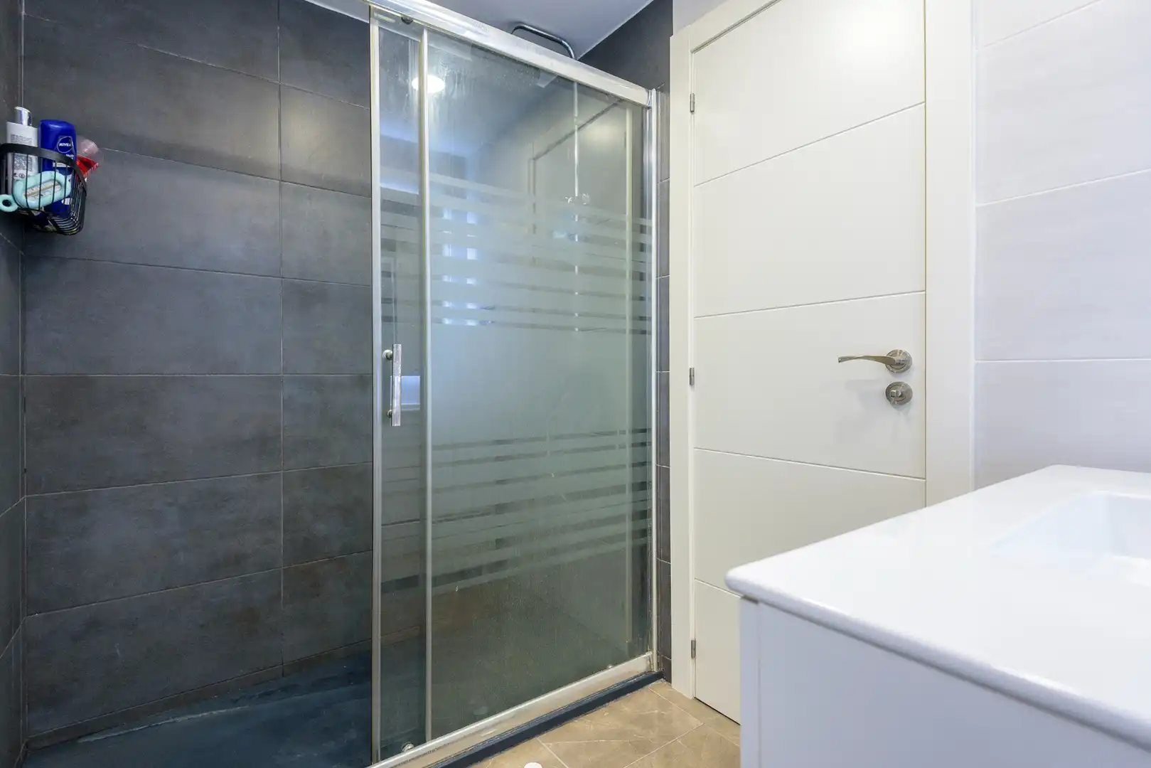 Bathroom of Flat for sale in Tarragona  with Air Conditioner, Heating and Storage room