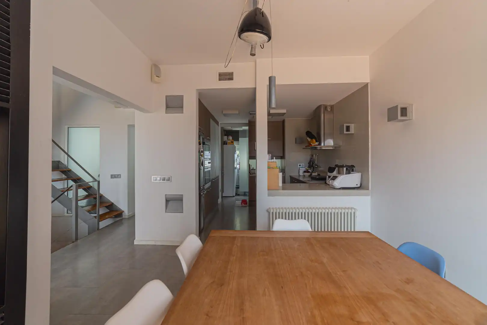 Comedor de Casa adosada en venta en Barcelona con Aire acondicionado, Calefacción y Jardín privado