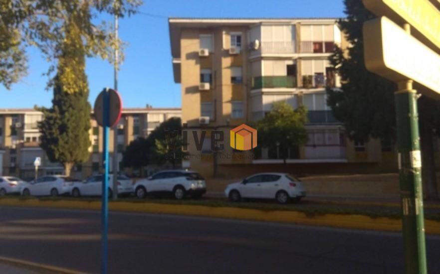Vista exterior de Pis en venda en Mairena del Aljarafe amb Terrassa