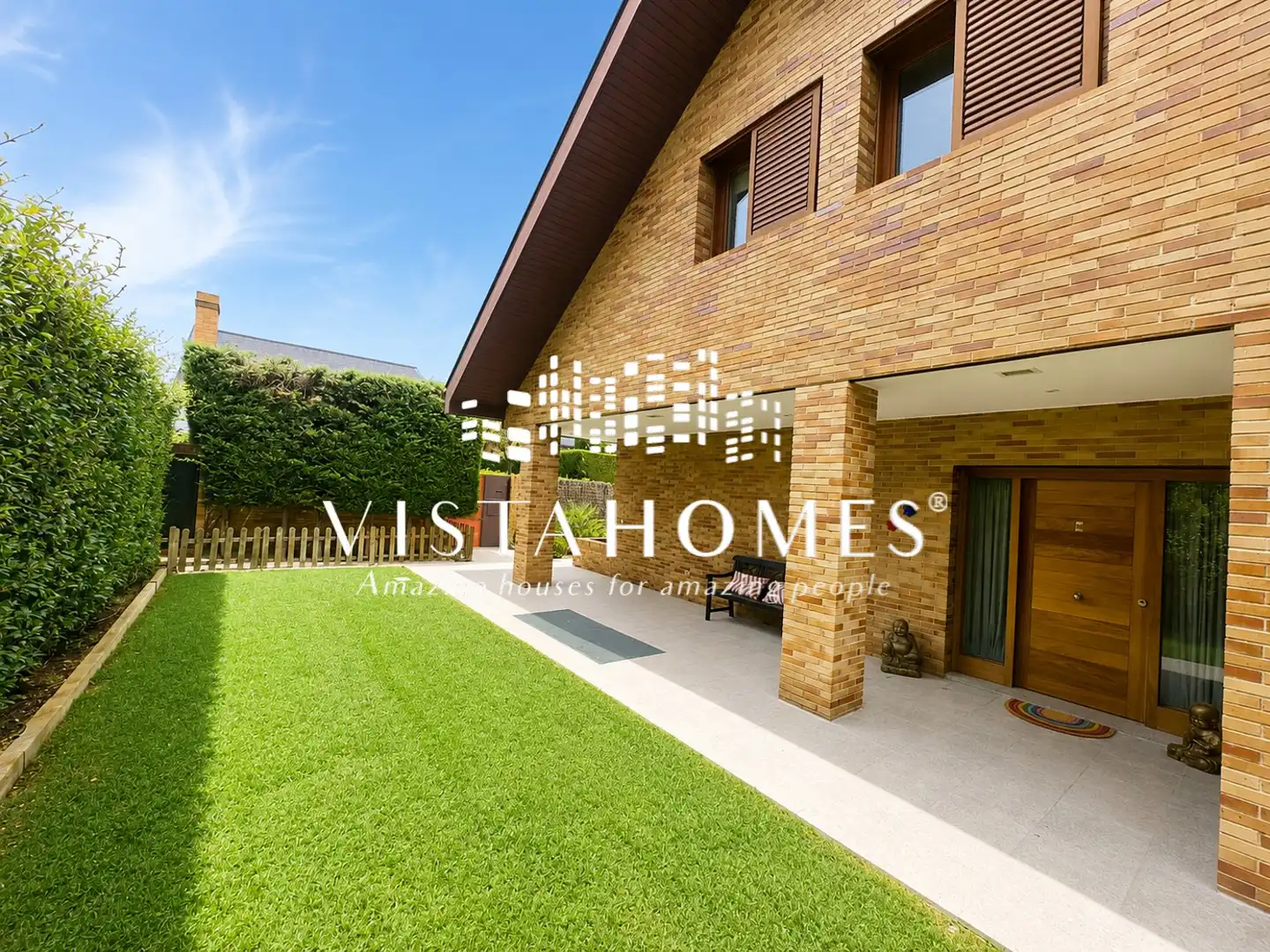 Vista exterior de Casa o xalet en venda en Ciudalcampo amb Aire condicionat, Calefacció i Jardí privat