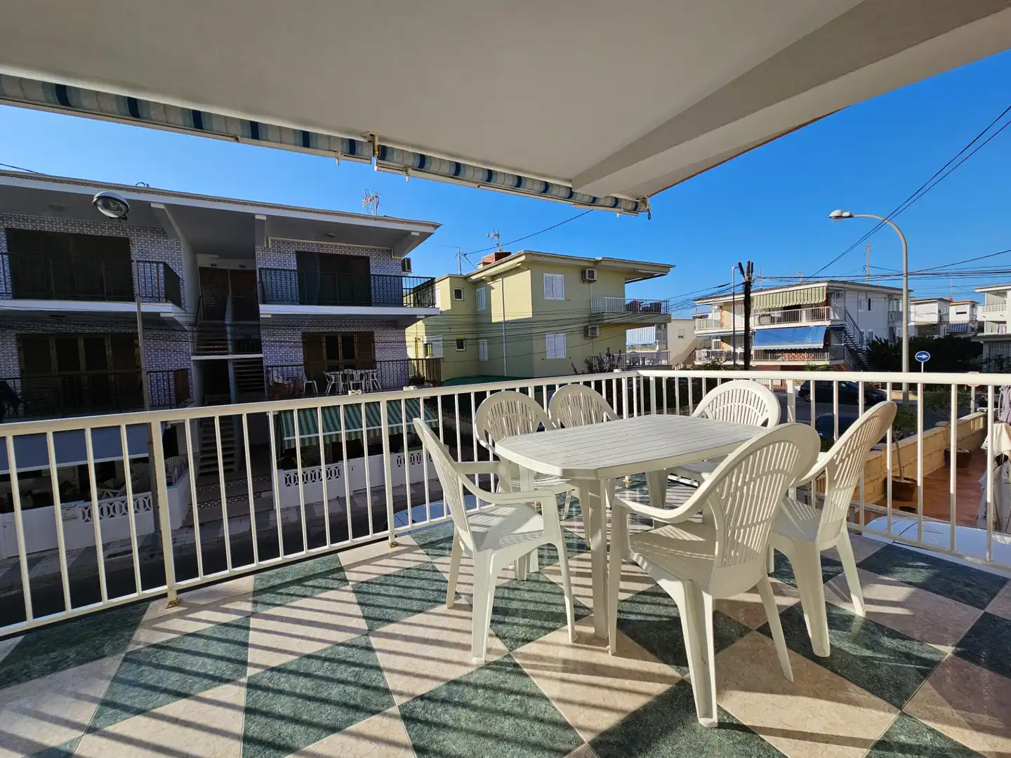 Apartamento de alquiler en Carrer de l'Illa de Xipre, 11, Oliva Playa