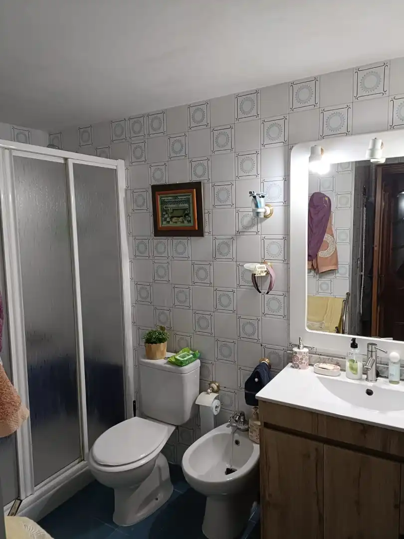 Bathroom of Flat for sale in Espiel  with Air Conditioner, Terrace and Storage room