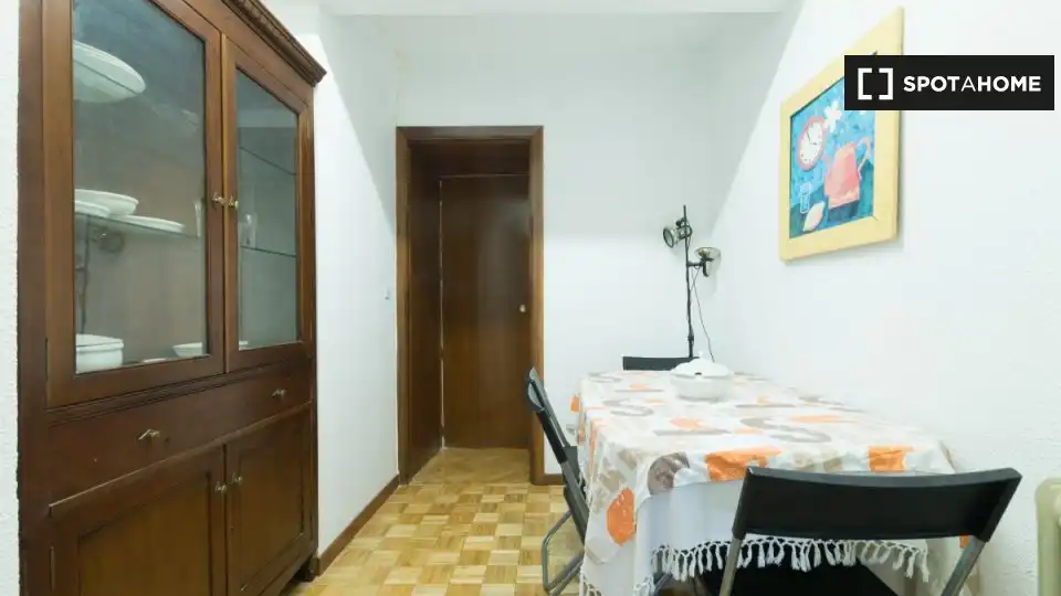 Comedor de Piso de alquiler en Alcalá de Henares con Aire acondicionado, Calefacción y Amueblado