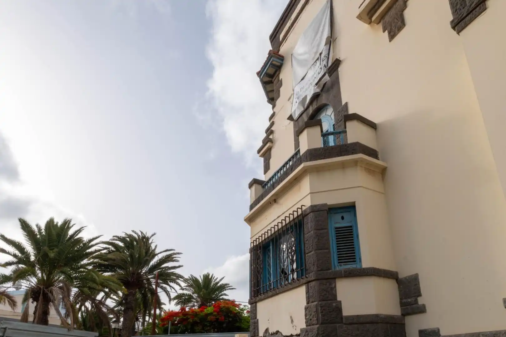 Vista exterior de Casa o xalet en venda en Las Palmas de Gran Canaria amb Terrassa, Piscina i Balcó