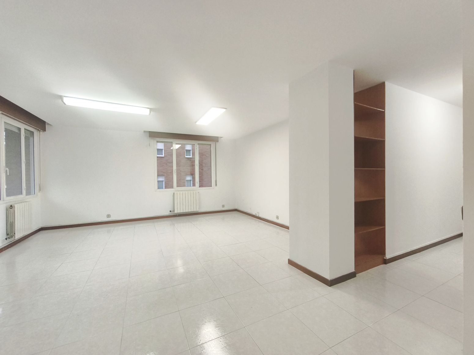 Office to rent in  Logroño  with Heating