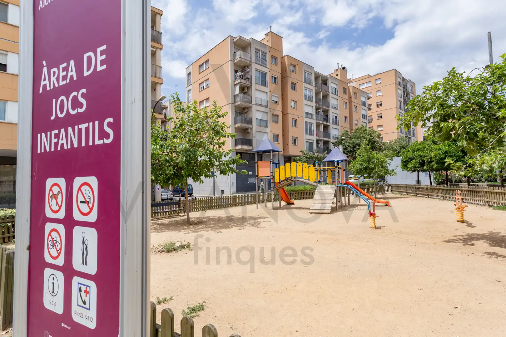 Außenansicht von Wohnung zum Verkauf in Reus mit Klimaanlage, Heizung und Terrasse