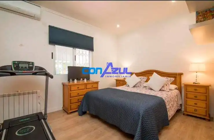 Dormitori de Casa o xalet en venda en Elche / Elx amb Jardí privat, Terrassa i Piscina