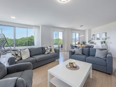 Apartment with pool for sale in Nueva Andalucía