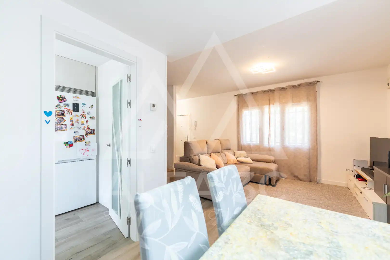 Sala d'estar de Casa adosada en venda en Pedrezuela amb Jardí privat, Terrassa i Traster