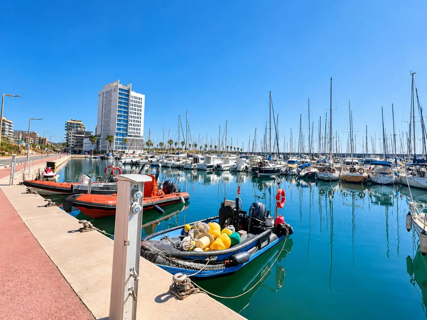 Vista exterior de Àtic en venda en Badalona amb Aire condicionat, Calefacció i Terrassa