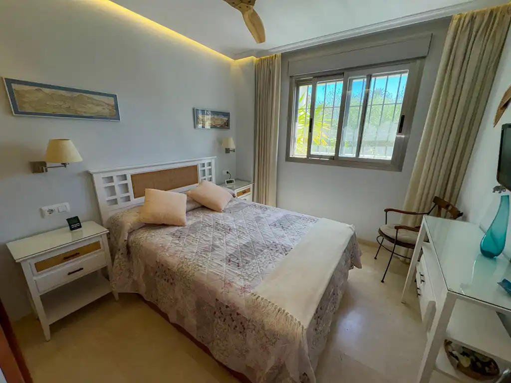 Dormitori de Apartament en venda en Dénia amb Aire condicionat, Jardí privat i Terrassa