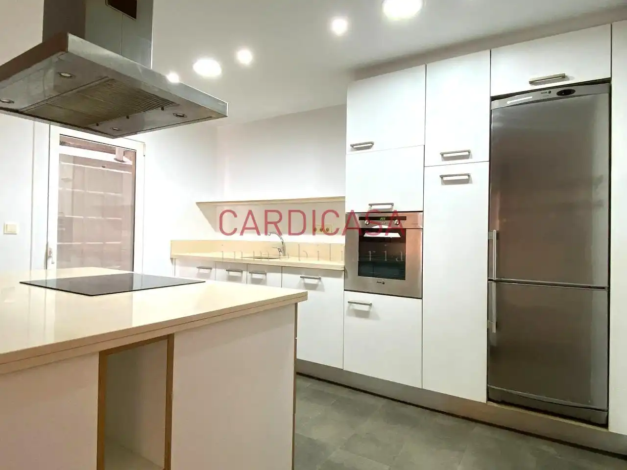 Cocina de Piso de alquiler en Vigo  con Calefacción, Parquet y Balcón