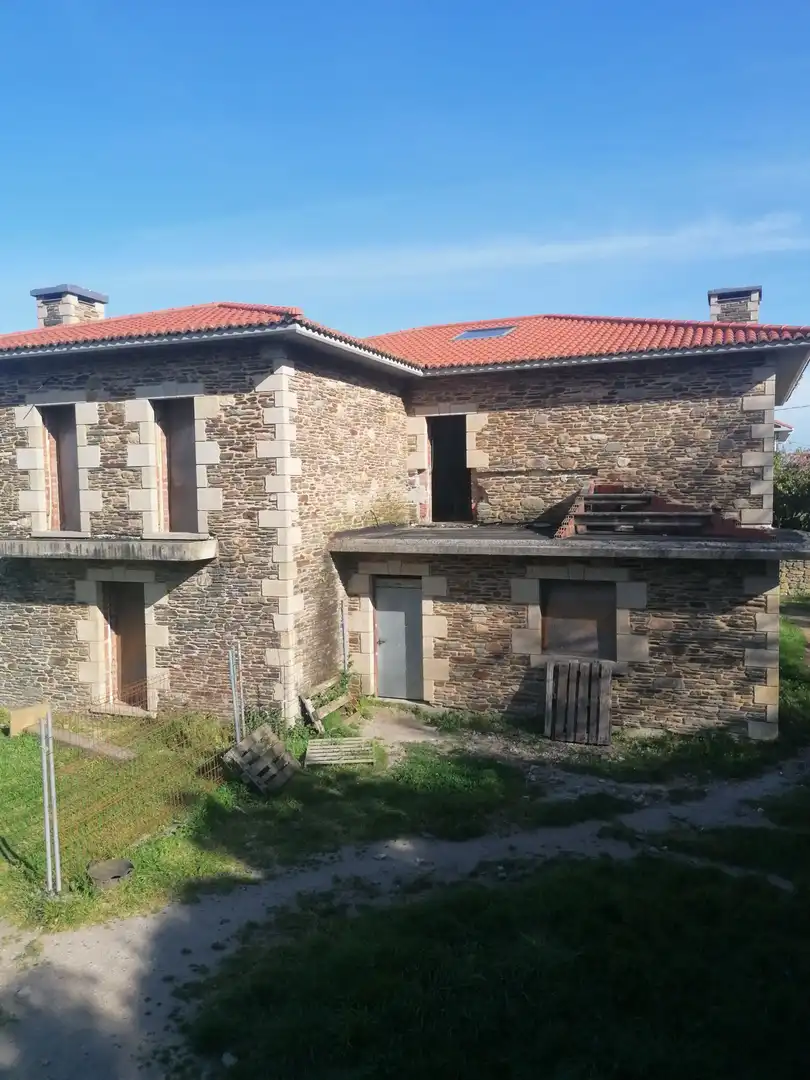 Casa rústica amb jardí en venda a Valdoviño, imagen 3