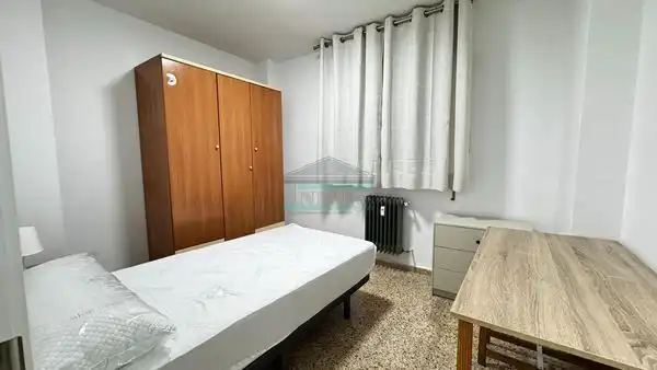 Bedroom of Flat for rent in Granada  with Furnished, TV and Balcony
