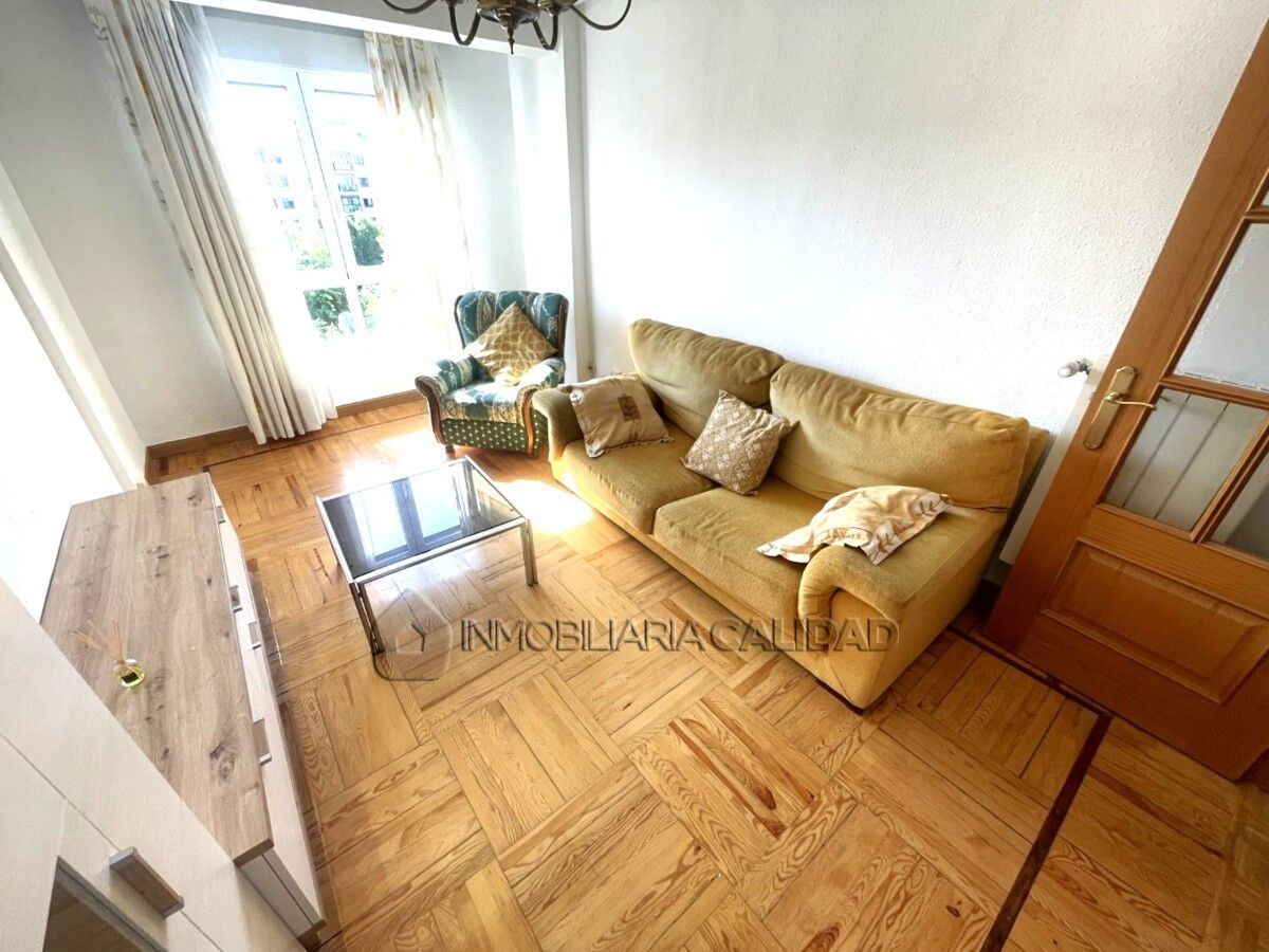 Sala de estar de Piso de alquiler en Burgos Capital con Calefacción, Terraza y Trastero