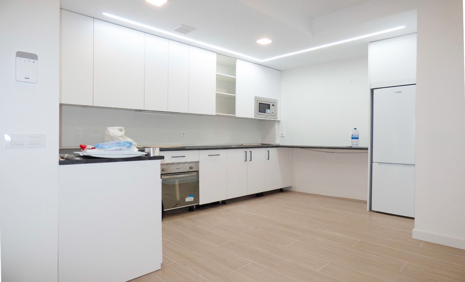 Kitchen of Flat for sale in Alcorcón  with Oven, Washing machine and Microwave