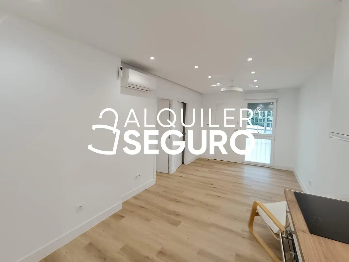 Sala d'estar de Pis de lloguer en Madrid amb Aire condicionat i Calefacció