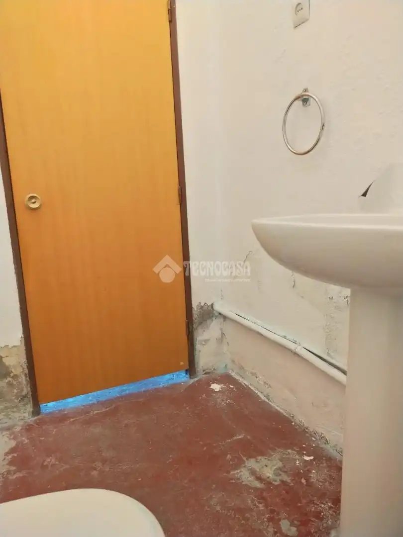 Baño de Local de alquiler en Getafe