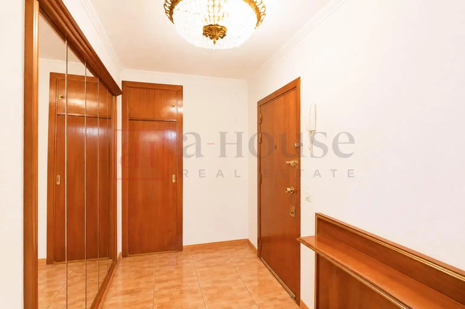 Wohnung zum Verkauf in Madrid mit Klimaanlage, Heizung und Terrasse