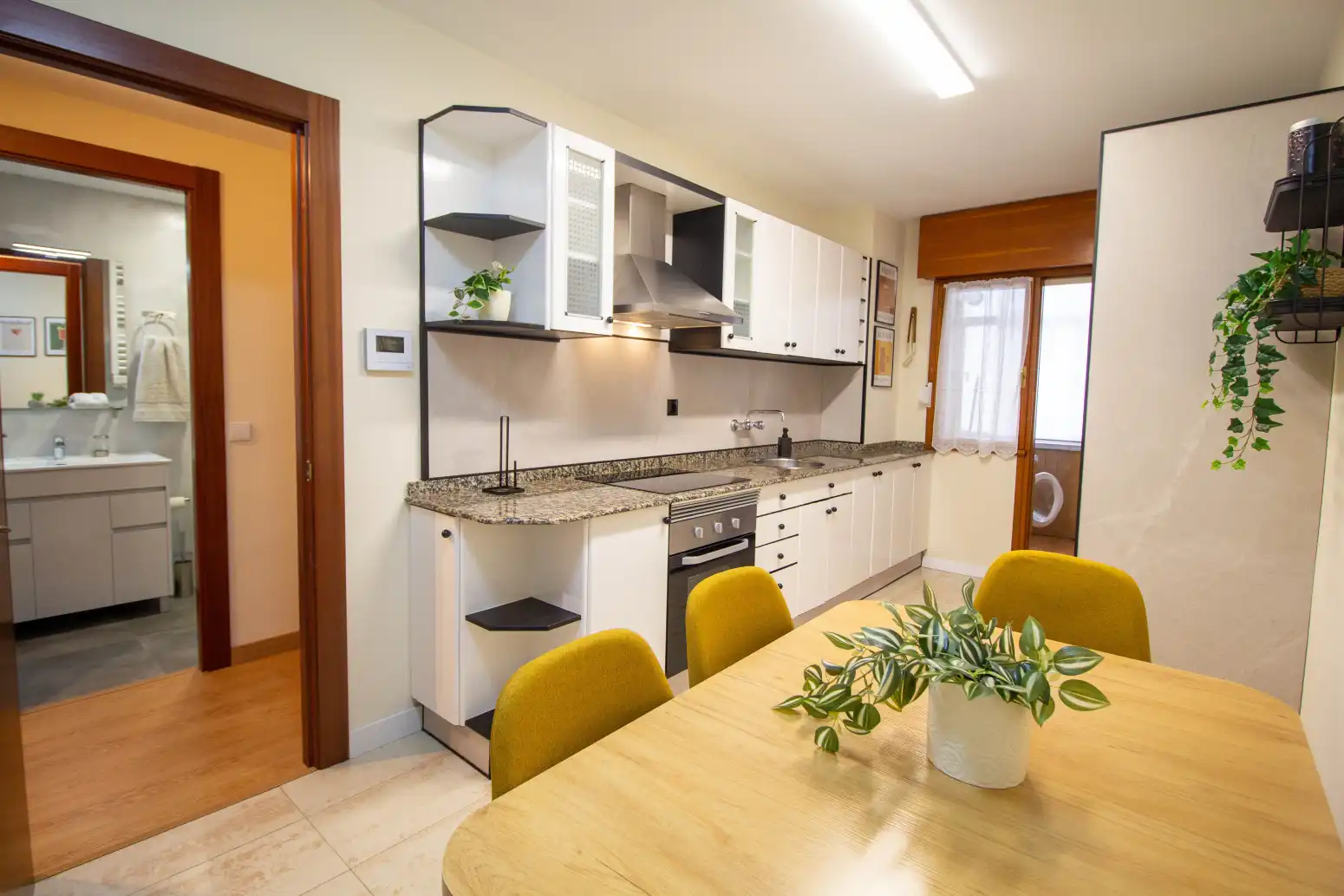 Cocina de Piso de alquiler en Gijón  con Calefacción, Terraza y Trastero