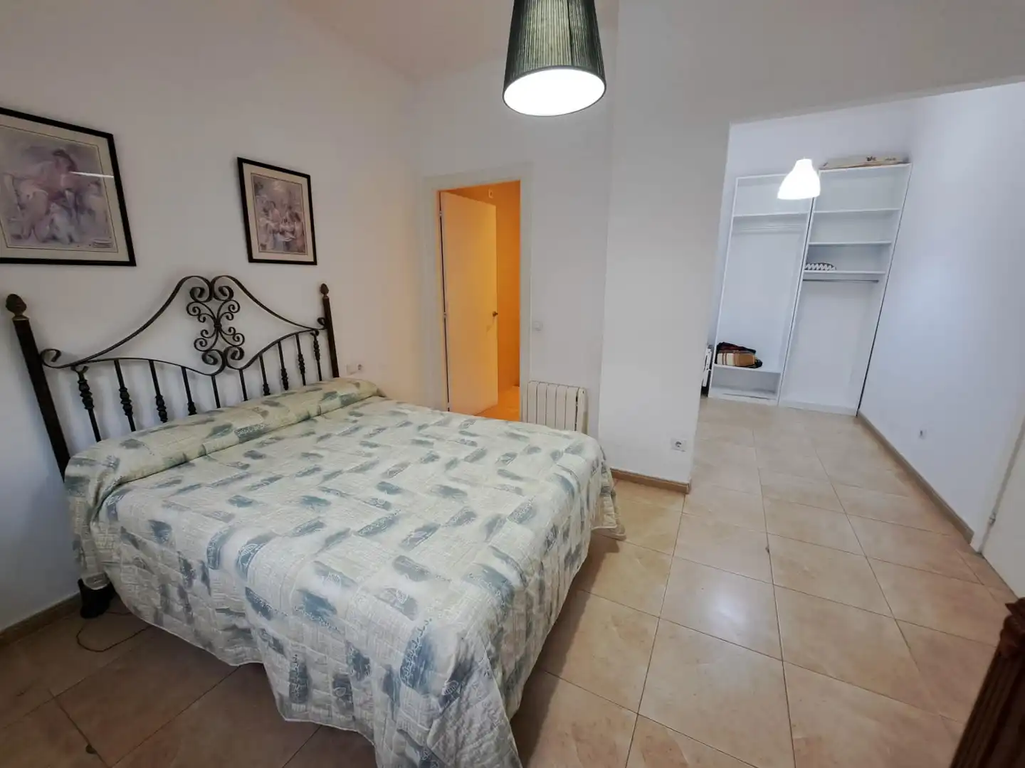 Schlafzimmer von Erdgeschoss zum Verkauf in Mataró mit Klimaanlage, Heizung und Ofen