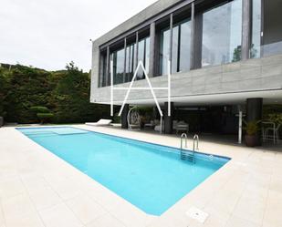 Piscina de Casa o xalet de lloguer en Alella amb Aire condicionat, Terrassa i Piscina