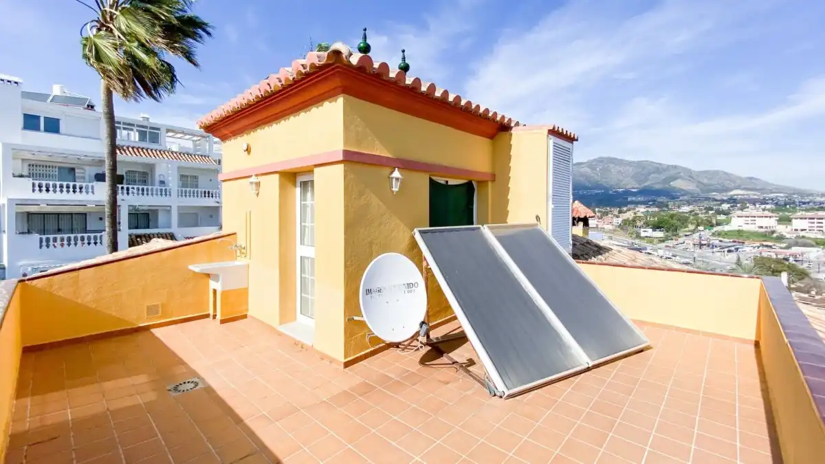 Vista exterior de Casa o chalet en venta en Mijas con Calefacción, Jardín privado y Terraza