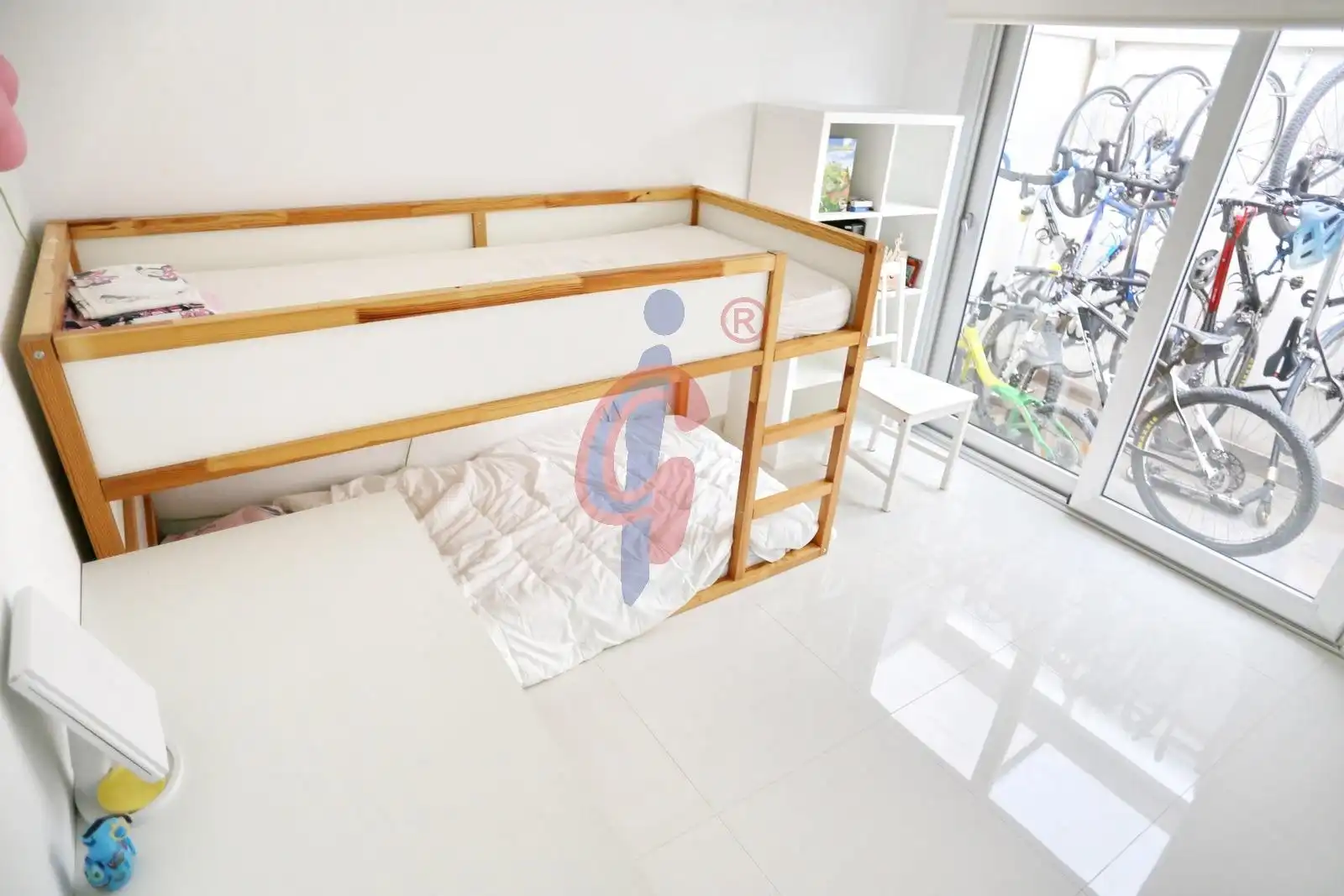 Habitación de Apartamento en venta en Guardamar del Segura con Aire acondicionado, Jardín privado y Terraza