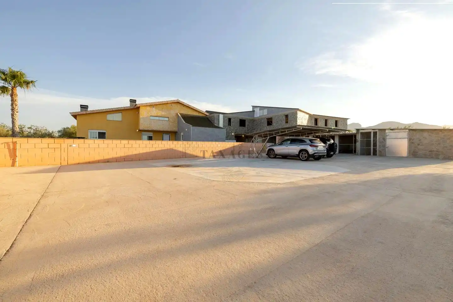 Vista exterior de Casa o xalet en venda en Tortosa amb Aire condicionat, Calefacció i Jardí privat