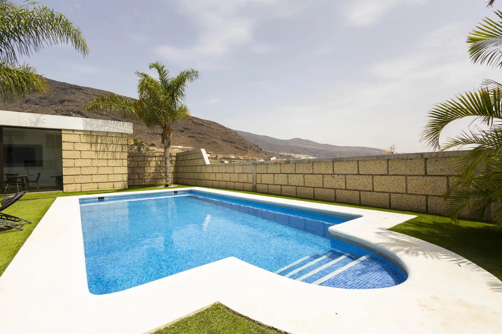 Schwimmbecken von Haus oder Chalet zum Verkauf in Candelaria mit Privatgarten, Terrasse und Abstellraum